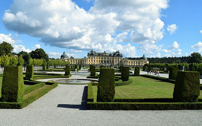 Drottningholm Palace garden 2